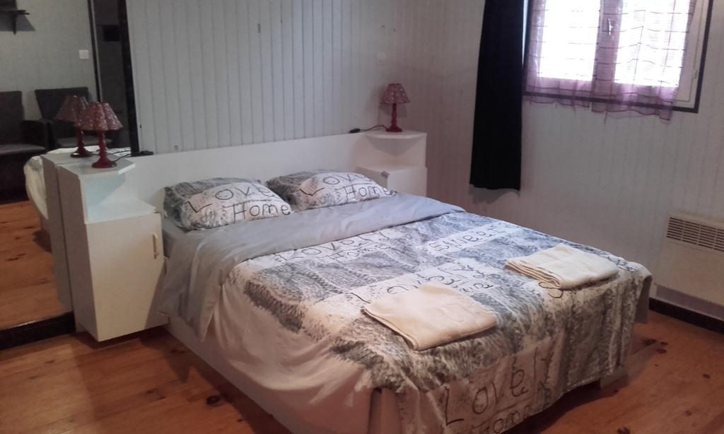 L'Escale Thoduroise Apartment Thodure ภายนอก รูปภาพ